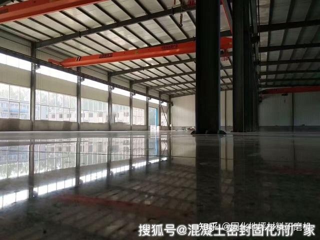 無塵車間地面都是這么造出來的，搞裝修的你認識這種材料嗎